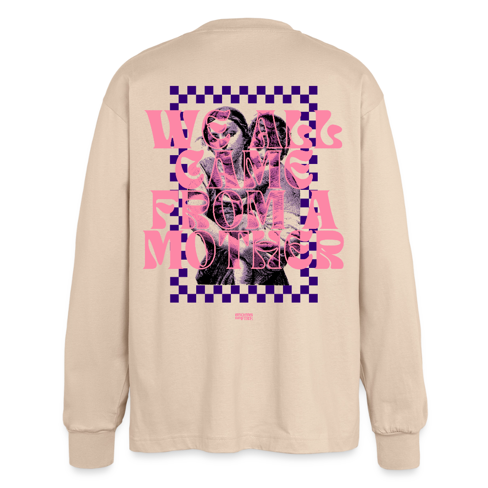Oversized Langarmshirt „We all came from a mother“ - Sand